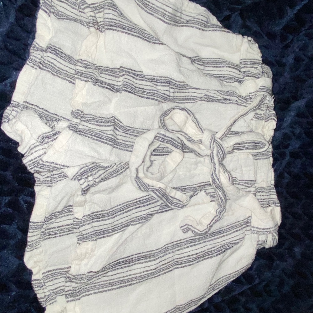 SHORTS AND SWEATPANTS